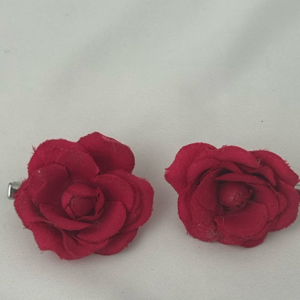2 Fushia/Pink Flower Hair Clips EUC